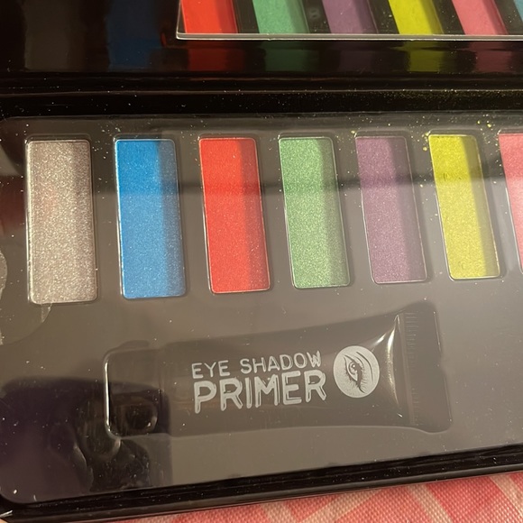 🎈SALE🎈🎀#9.MAKEUP BUNDLE🎀 - Picture 4 of 14